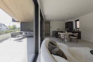 Celebrate the new year with us and discover this building during the Kijk en klinkdag on Wednesday 31/01 between 3.30 pm and 4.15 pm!Residentie Daniël &amp; Zozima is a new construction project in a central location consisting of 15 apartments in villa construction for sale in Waregem. From the inside out, there is a great sense of light, space and freedom. The spacious terraces certainly contribute to this. The units will be heated with geothermal energy (heat pump). It is possible to purchase underground parking spaces and/or garage boxes. The location of the 15 apartments is unique and can be briefly summarized as quiet, with a very convenient accessibility. The center is just around the corner. The inner and outer rings are easily accessible. Furthermore, all facilities are in the immediate vicinity, without being bothered: hypermarket with shopping center, garden center, lab, clinic,...Possibility to purchase under 6% VAT!- EPB: in format- urban planning information: on request