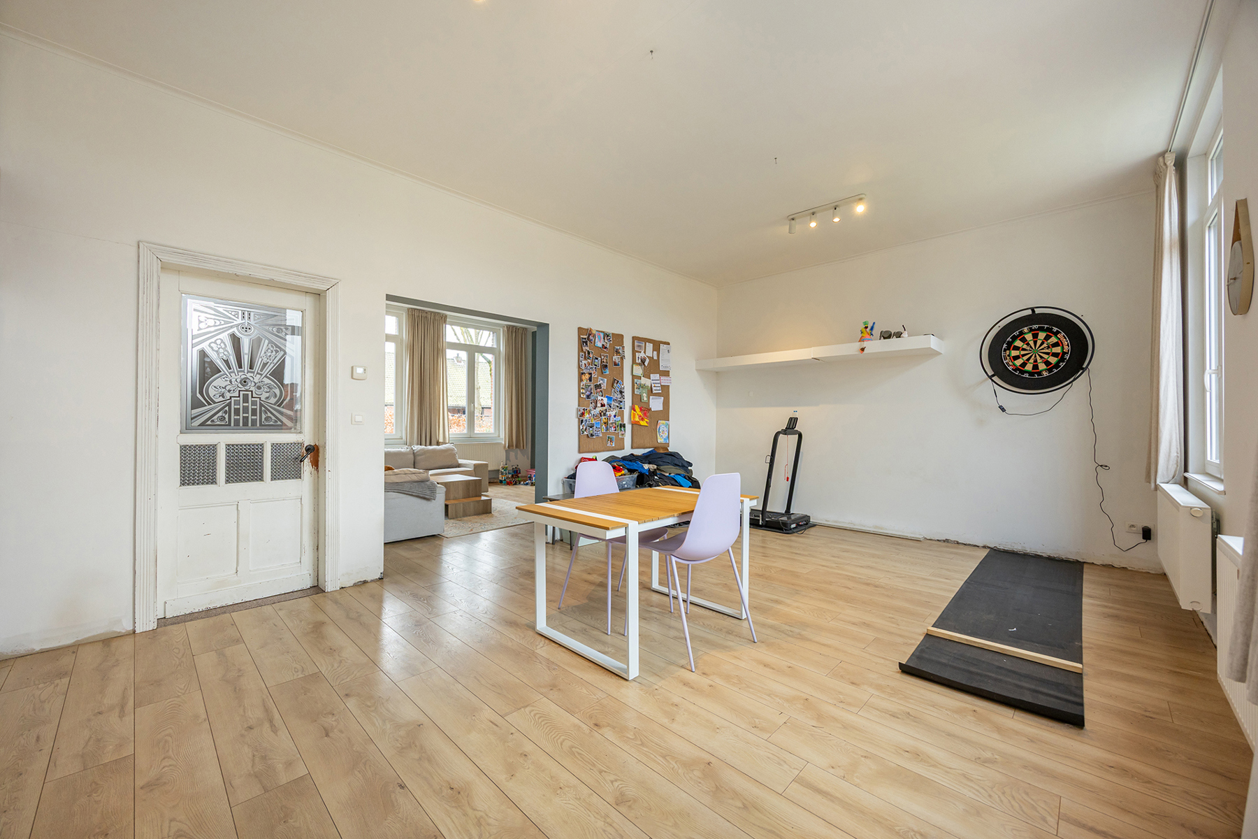 Ruime gezinswoning met tuin en 4 slaapkamers. - foto 3