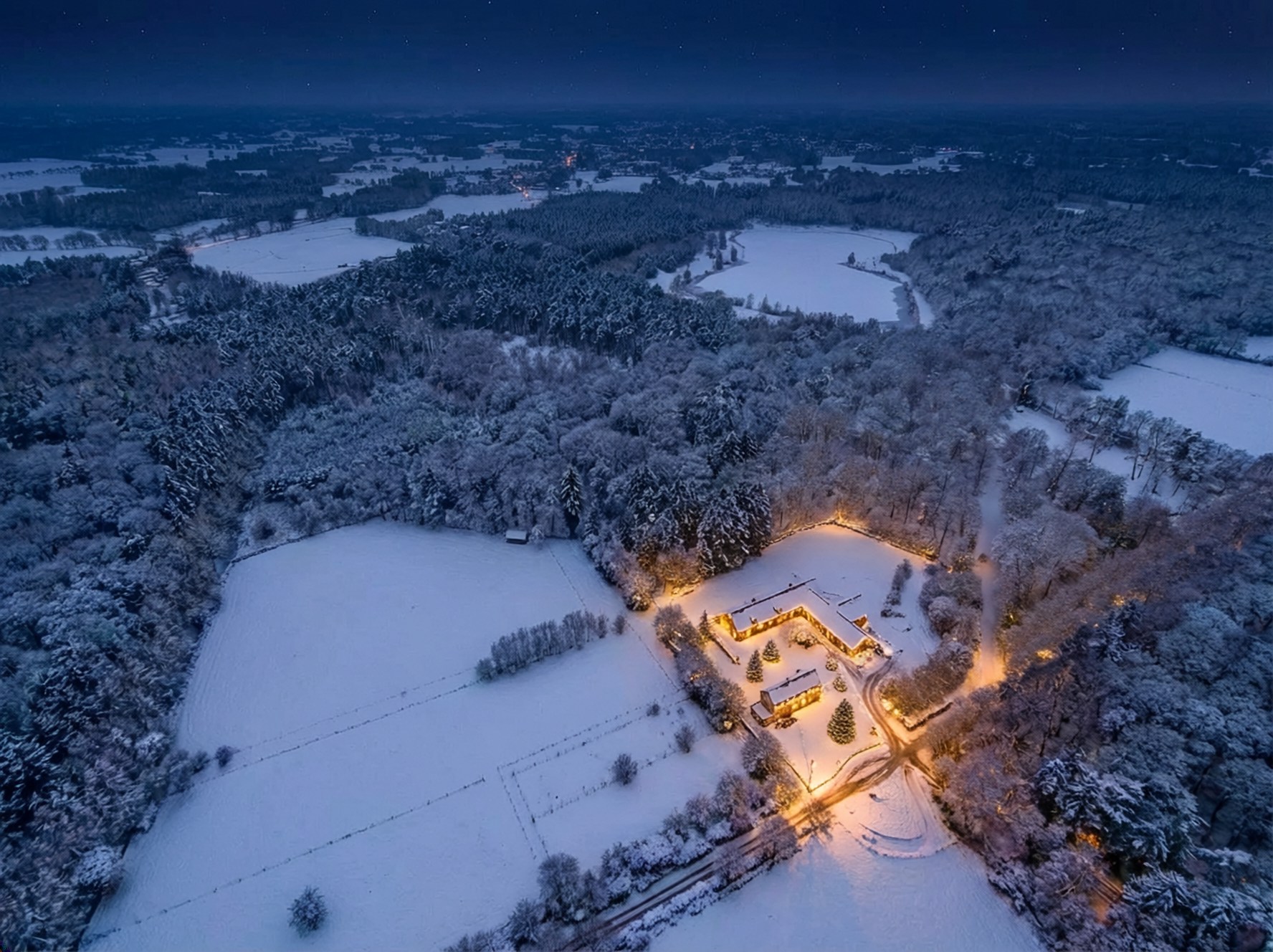Romantisch landhuis gelegen in prachtig domein van ca. 12 ha te Gierle - foto 1