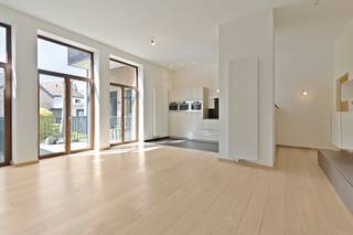 Cet appartement unique dans la prestigieuse résidence Villa Medici est situé dans l'historique Spanjaardstraat, près de l'Augustijnenrei.En...