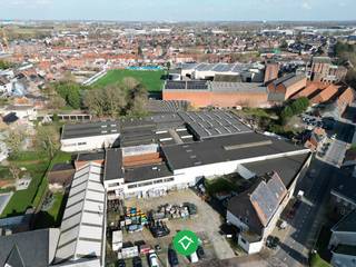 Op een zeer centrale ligging, kortbij het centrum, het station, de E403 en vele andere centraal gelegen faciliteiten in centrum Roeselare bieden...