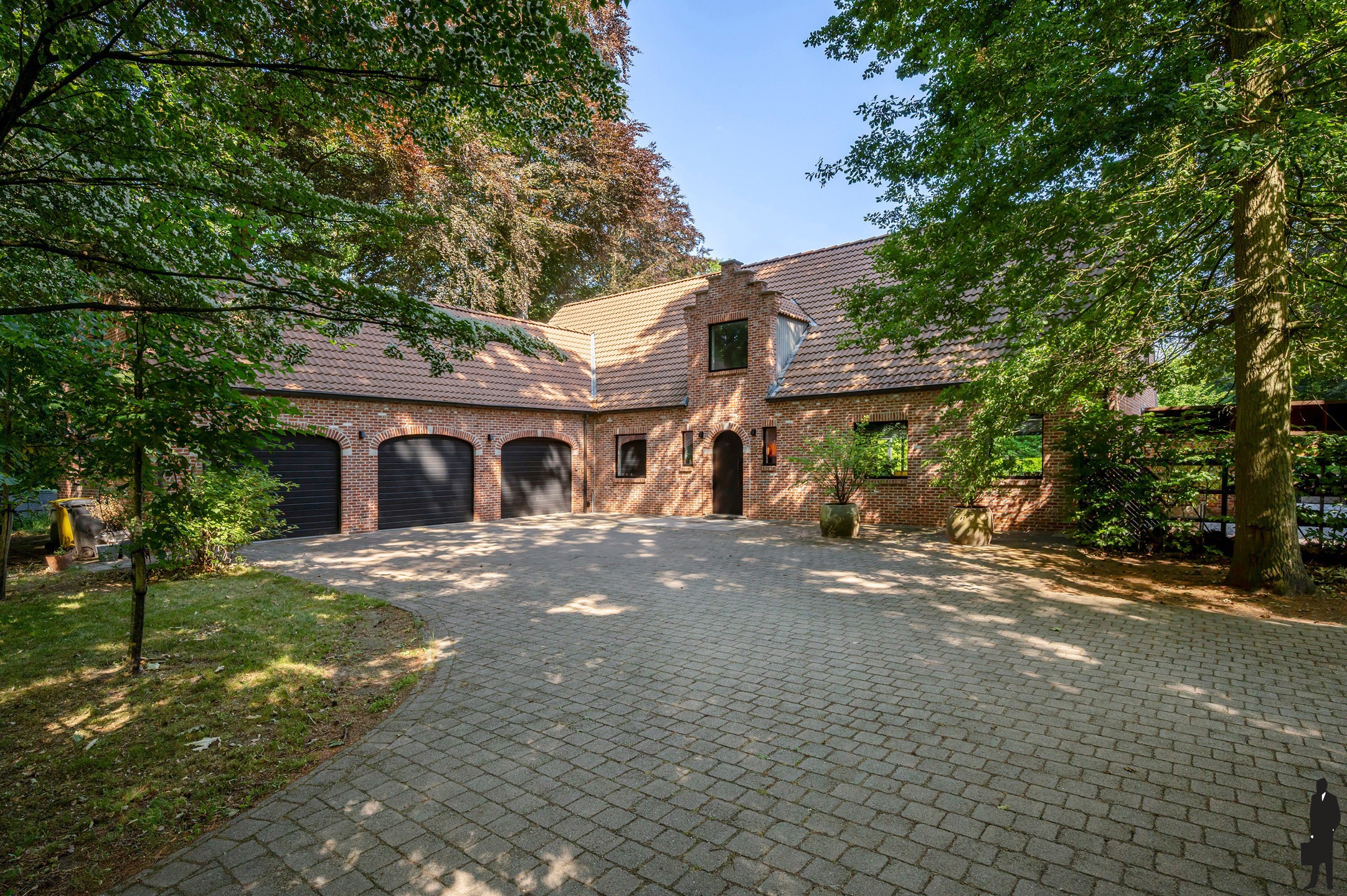 Huis te koop in Kapellen met 5 slaapkamers - foto 1