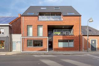 --- 21% BTW? DAT IS PASSÉ! KOOP NU AAN 6% BTW! ------ BESPAAR TIENDUIZENDEN EURO'S !!! ---Welkom in het charmante Ruddervoorde. Dit instapklaar...