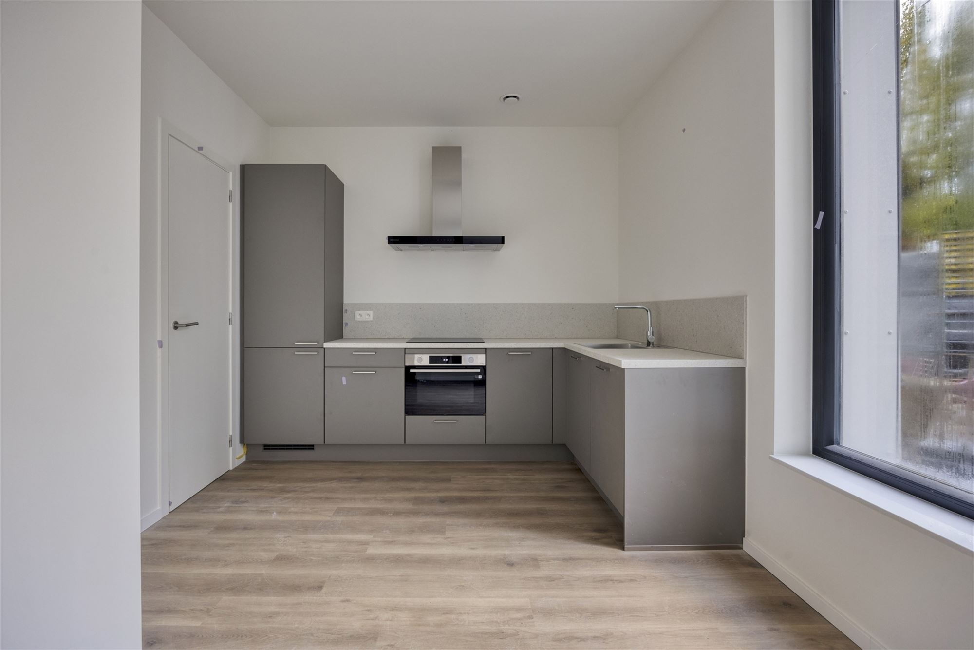 APP. MET 3 SLKS, 2 BADKS + TERRAS VAN RUIM 30M² - foto 3