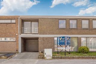 Gezellige en ruime gezinswoning met 4 slaapkamers op een perceel van 403 m²Op zoek naar een comfortabele gezinswoning met ruimte, licht en...
