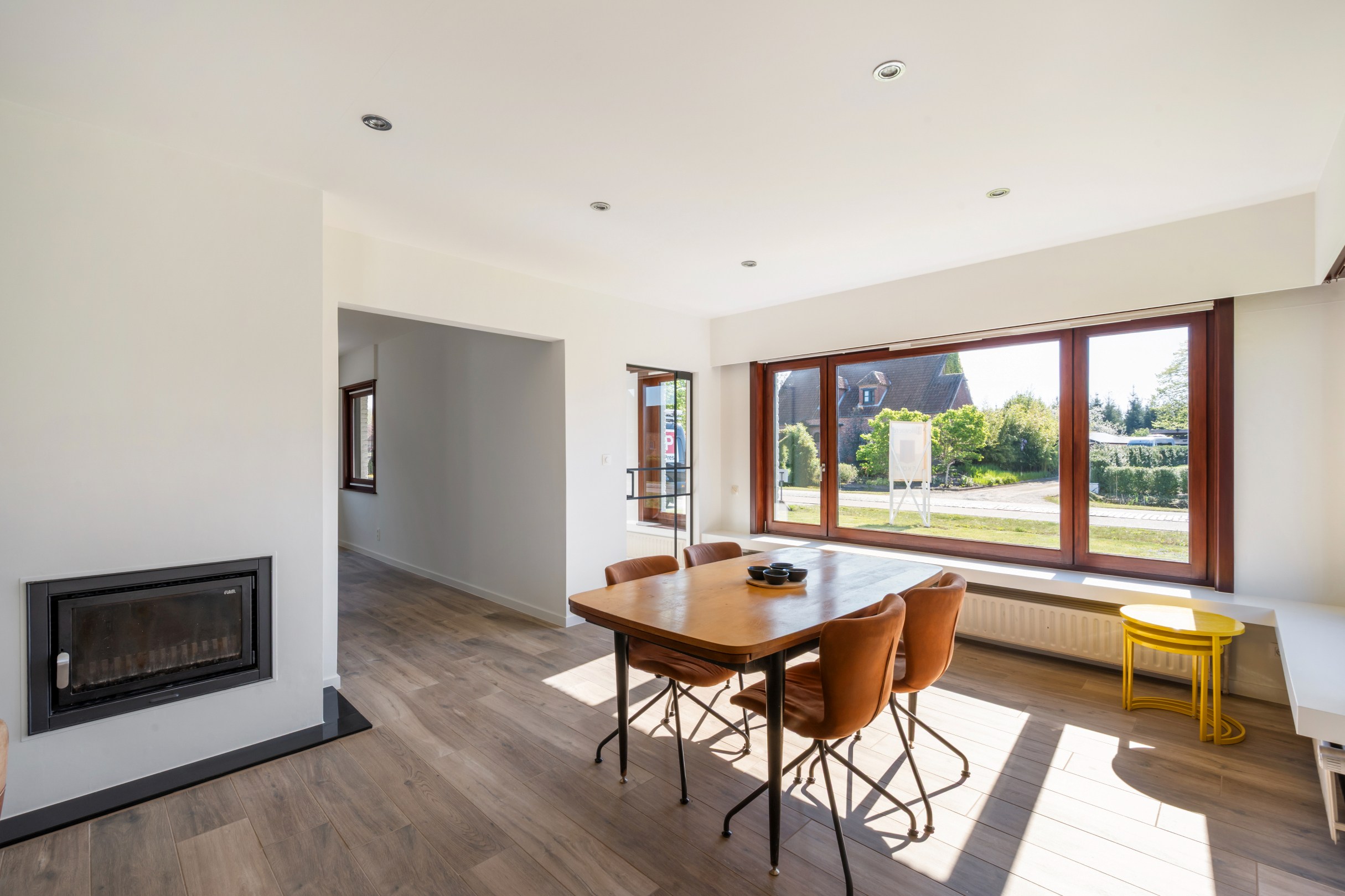 Ruime vrijstaande woning met 5 slaapkamers, 2 badkamers en dubbele garage op een perceel van ca 1067m². - foto 4