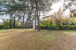 Prachtige bouwgrond te koop in Koksijde-Bad – 683 m² in exclusieve villawijkTe koop: een uitzonderlijk stuk bouwgrond van 683 m², schitterend gelegen...