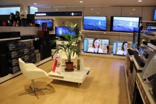 À louer : vaste surface commerciale de 700 m², anciennement occupée par Electro Center, idéalement située à Boncelles, Rue de Tilff 93.Bénéficiant...