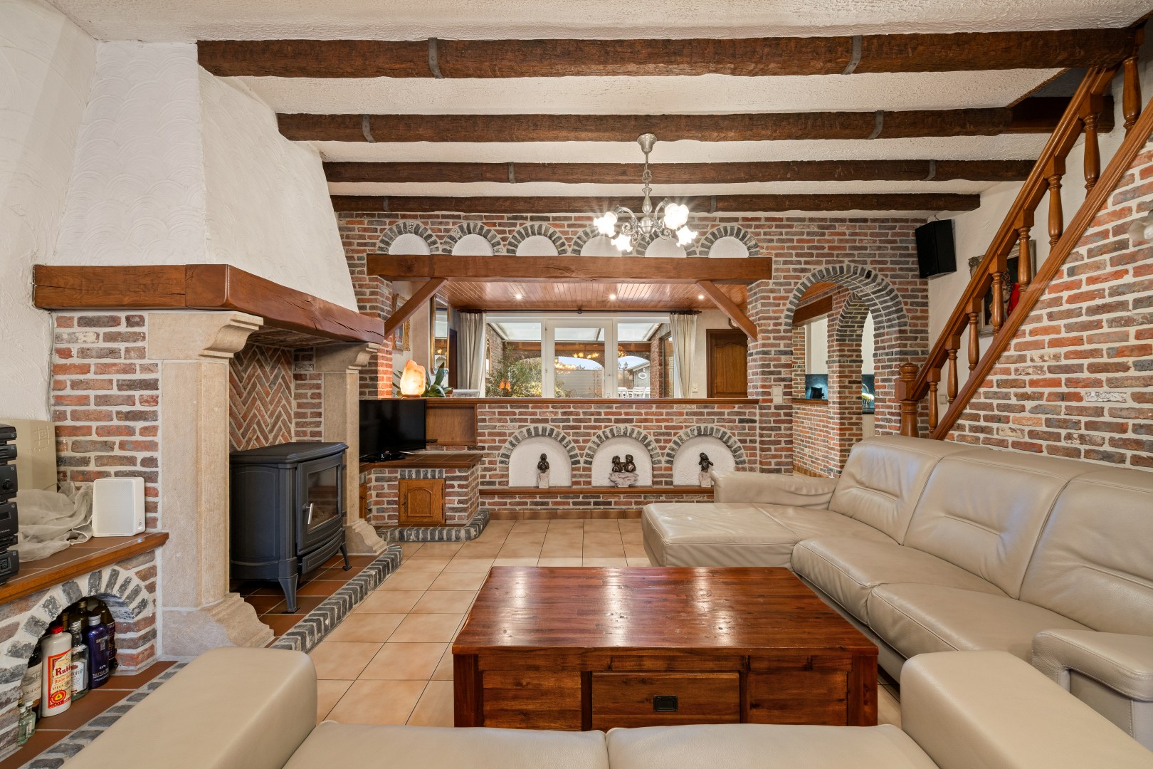 Woning met garage en zonnige tuin. - foto 3