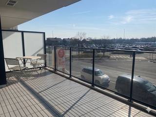 Recent appartement in het centrum van Aalter. Gelegen in de buurt vlak bij het station, geniet u hier van een zorgeloze lifestyle met alles...