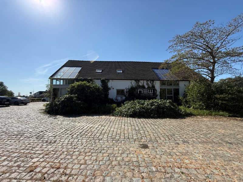 Toplocatie langs de E313: karaktervol kantoor- en opslagcomplex - foto 4
