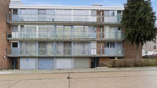 Immo3000 heeft een zeer gunstig gelegen 3 slaapkamer appartement te koop inclusief een garage met plaats voor twee wagens en een berging in de...