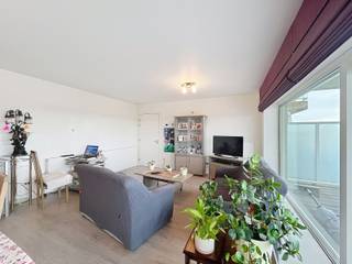 Doe een virtueel bezoek via www.living-stone.be én boek een bezoek in.Modern energiezuinig appartement met groot zonneterras gelegen in centrum...