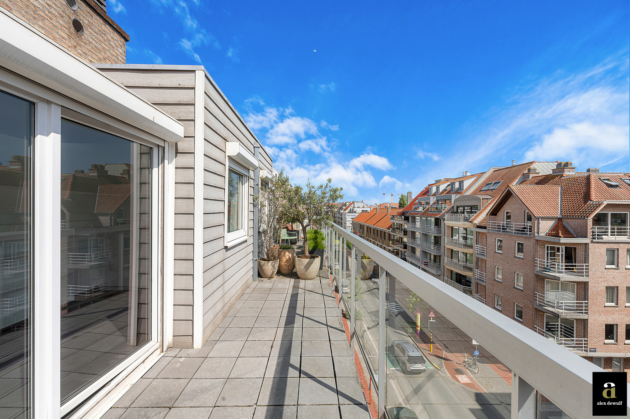 Duplex-appartement met unieke terrassen nabij de winkels - foto 5
