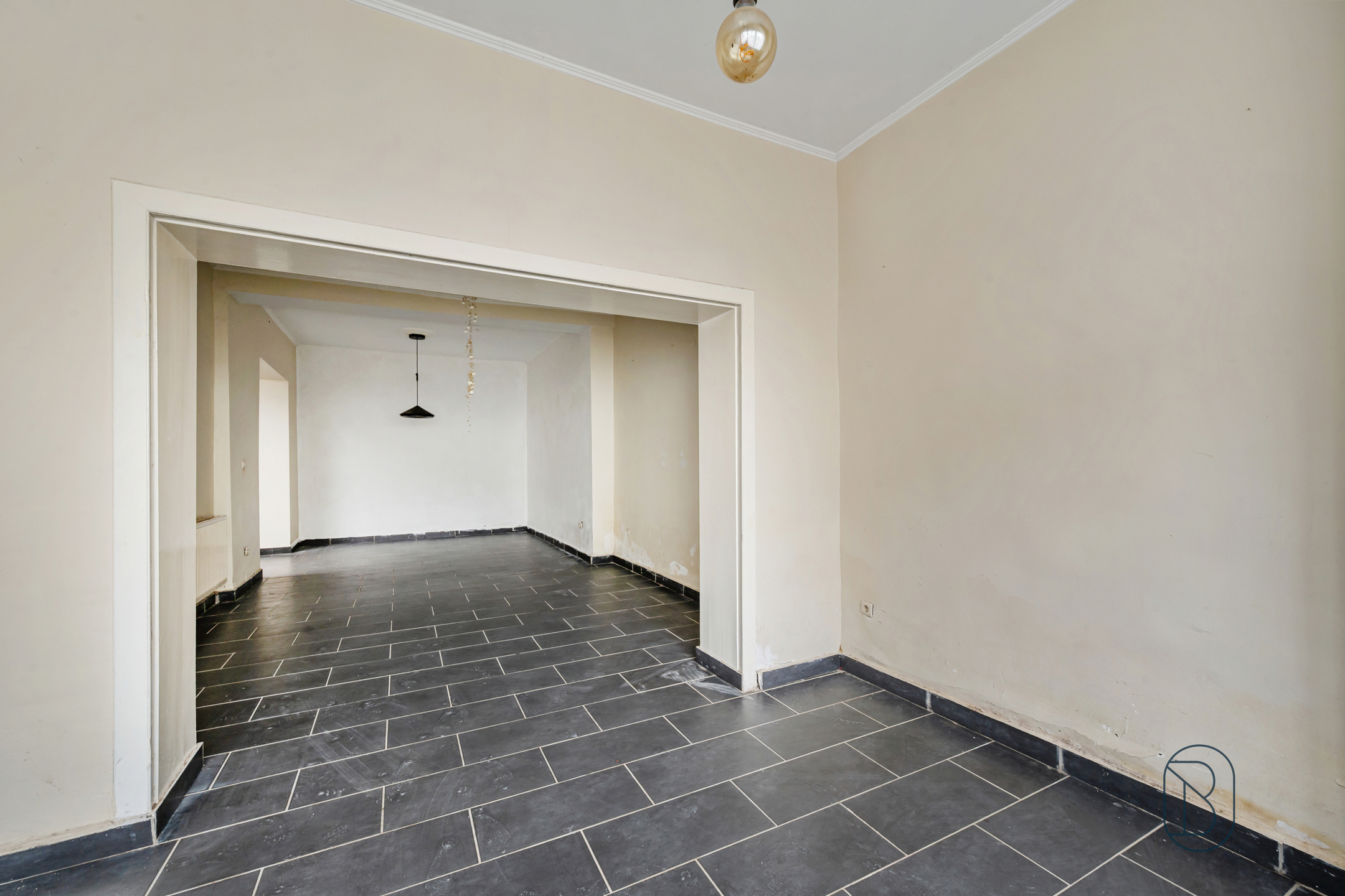 Woning met 2 slpks in centrum Ronse nabij station - foto 4