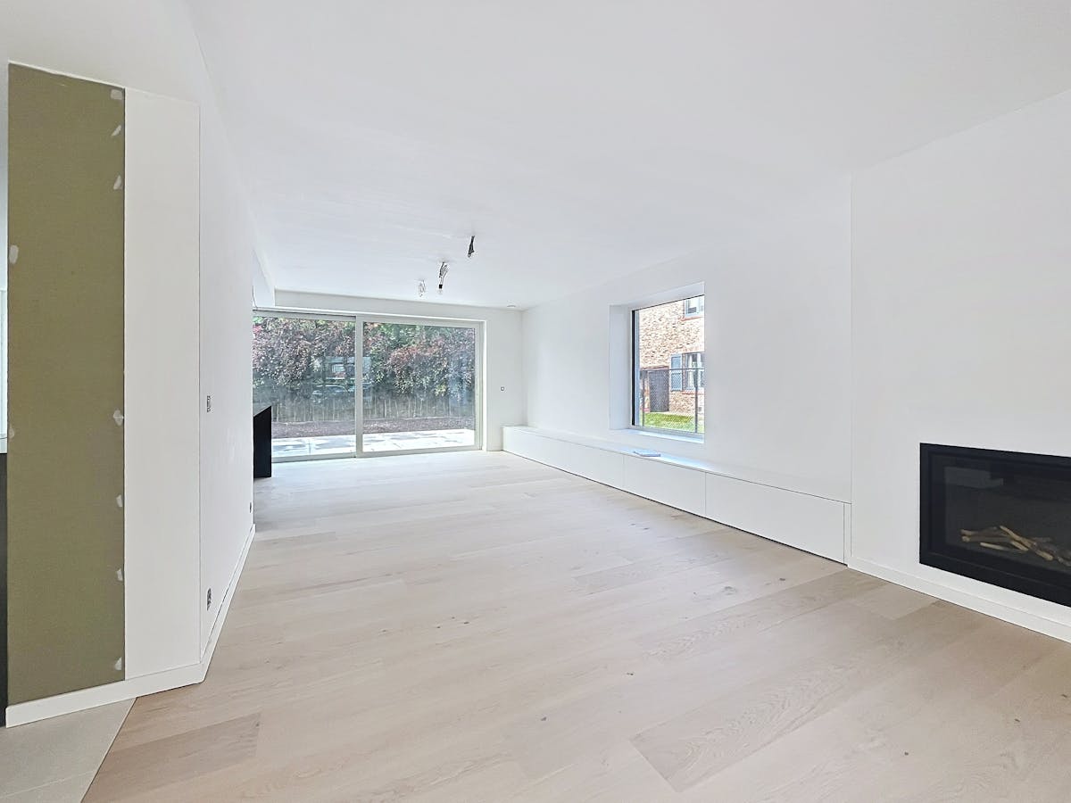 Volledig gerenoveerde woning op toplocatie te huur in Sint-Kruis - foto 3