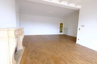Ruim appartement in centrum Hasselt met 3 slaapkamers, garage en terras met uitzicht op de kanaalkomDit ruim appartement met 125m² is gelegen op de...