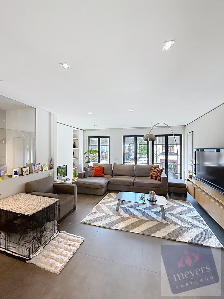 Ruim triplex-appartement met terras én handelspand op toplocatie in Hasselt - foto 3