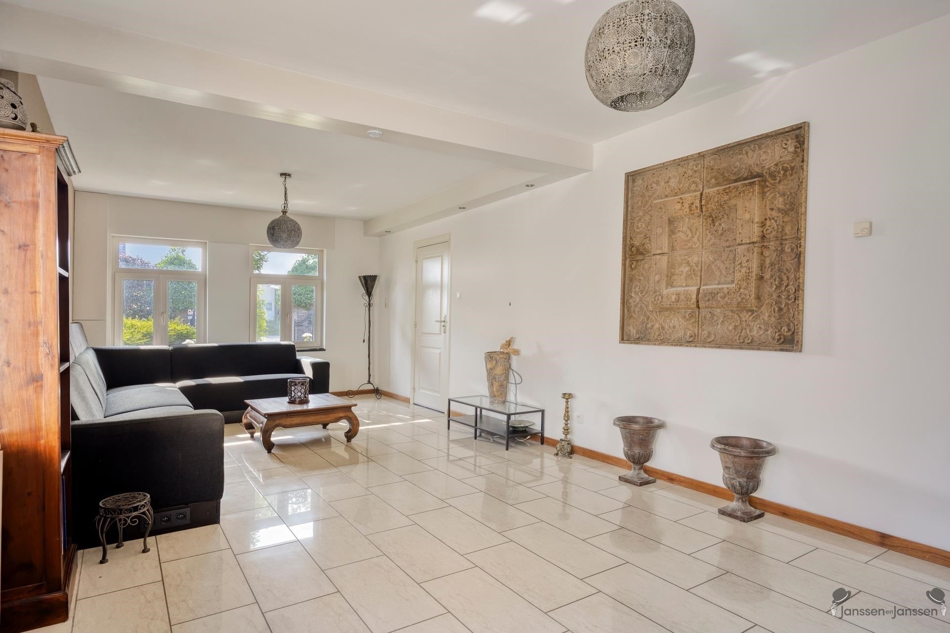 Sfeervolle villa met 5 slaapkamers, zwembad, veranda en uniek verhuurpotentieel - foto 5