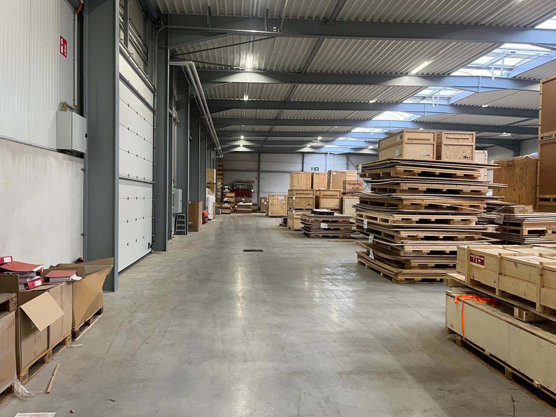 Modern magazijn 1.796m² met 3 sectionaal poorten - foto 5