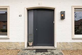 Op slechts 750 meter van het centrum van Beerse, bevindt zich deze woning op een vlot bereikbare locatie nabij dagelijkse voorzieningen. De...