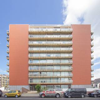 In de verzorgde Residentie Ysera I in het hart van Nieuwpoort bevindt zich deze lichtrijke, gemeubelde studio met aparte slaaphoek, ideaal als...