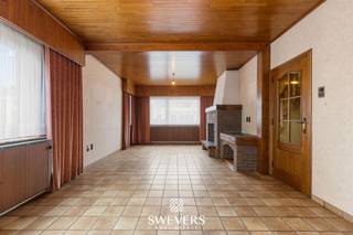 Voor meer info en foto’s, surf naar www.swevers.be – In het rustige maar centraal gelegen Koersel ontdek je deze vrijstaande woning met een...