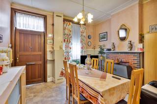 Deze gezinswoning is gelegen in het centrum van Hamme op korte afstand van alle verbindingswegen, winkels, scholen en tal van andere faciliteiten.U...