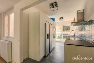 Instapklare woning met studio, garage en zuidgericht terras in centrum AntwerpenOp zoek naar een veelzijdige woning op een centrale ligging? Deze...