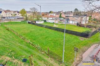  Deze bouwgrond (open bebouwing) van 7a17ca (breedte 16.06meter) ligt in een rustige straat, maar toch op een steenworp van Mol Centrum.Van de...