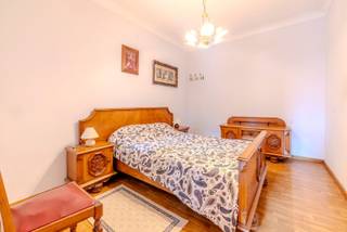 Ideaal gelegen halfopen bebouwing op een perceel van 296 m². Deze goed onderhouden laagbouwwoning ligt in een rustige omgeving vlakbij...