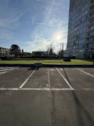 Staanplaats nr 79 bovengronds te koop achter beveiligde afgesloten poort.Afmeting 2,6m x 5mStaanplaats nr 113 is ook te koop onder dezelfde...