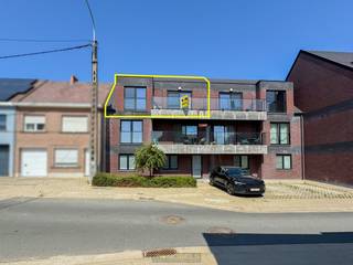 STIJLVOL, RECENT 2-slaapkamer appartement gelegen te Eine (deelgemeente Oudenaarde) met privatieve BERGING EN OVERDEKTE AUTOSTAANPLAATS!!! ...
