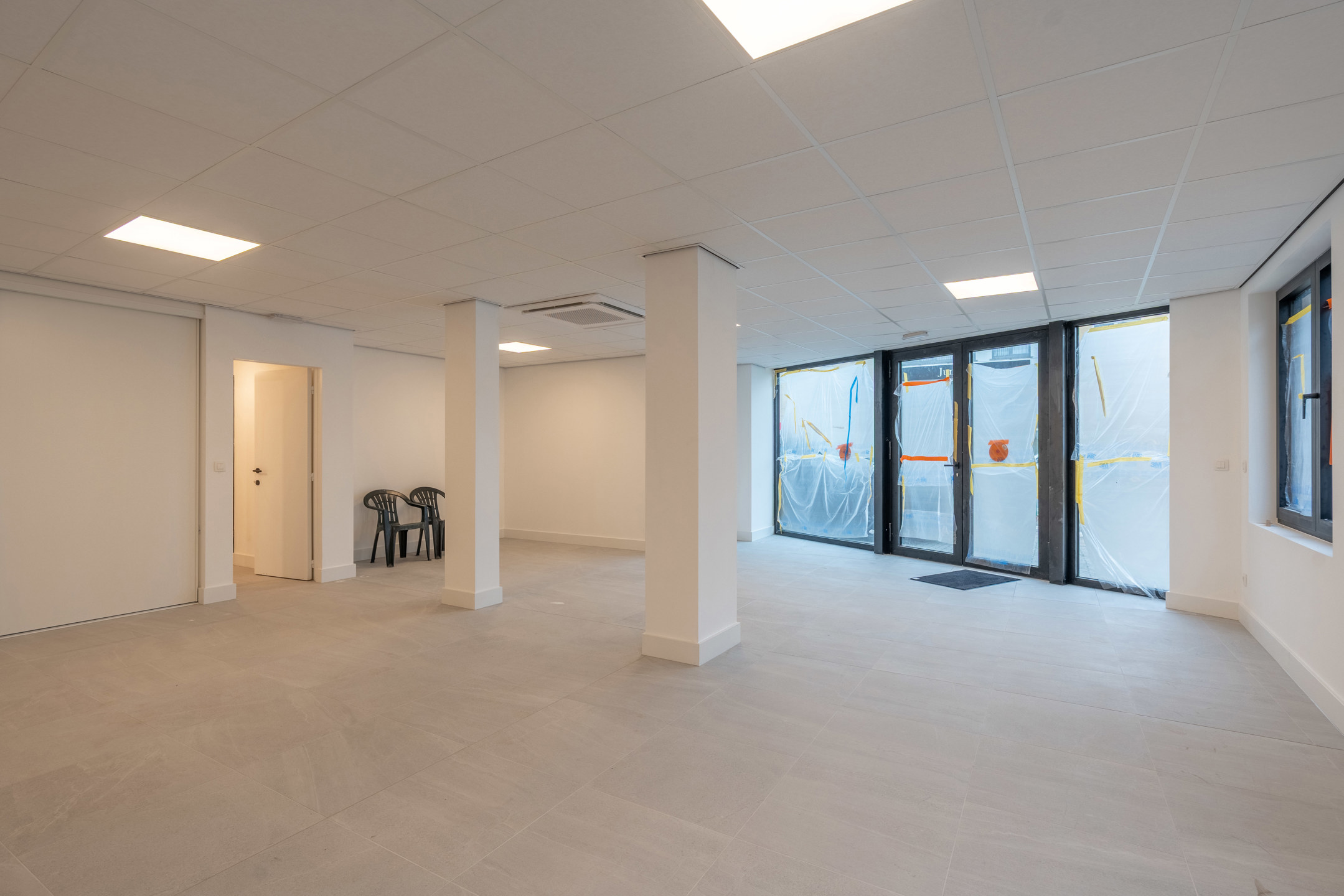 Handelspand met garage, gelegen op topligging te Vosselaar! - foto 2