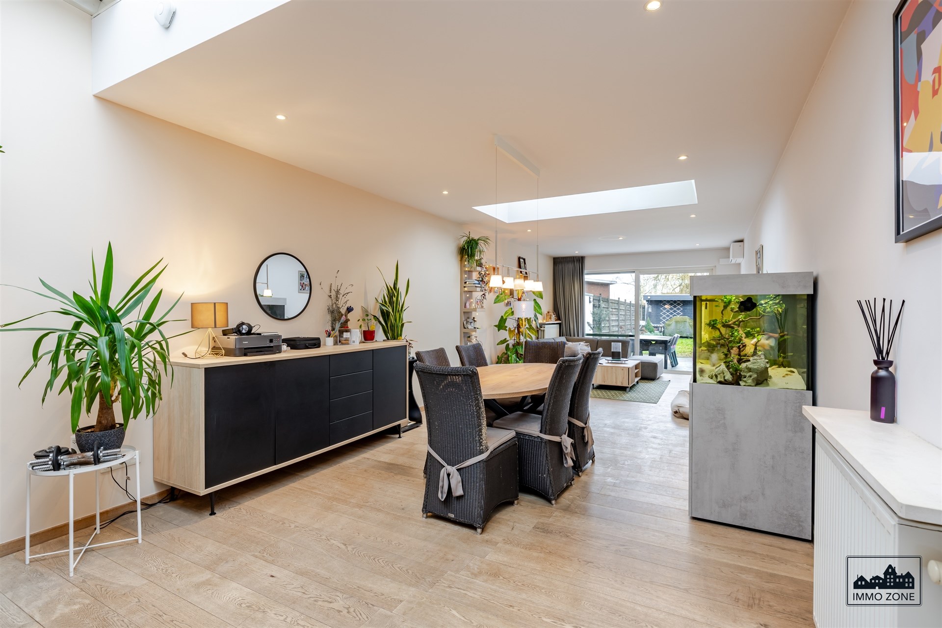 Instapklare woning met 3 slaapkamers en achteruitweg  - foto 2