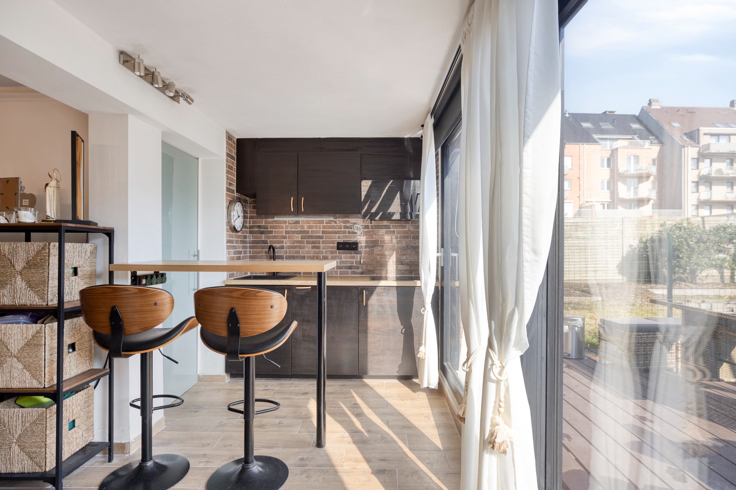 OOSTENDE: INSTAPKLARE STUDIO MET PRACHTIGE TUIN - foto 2