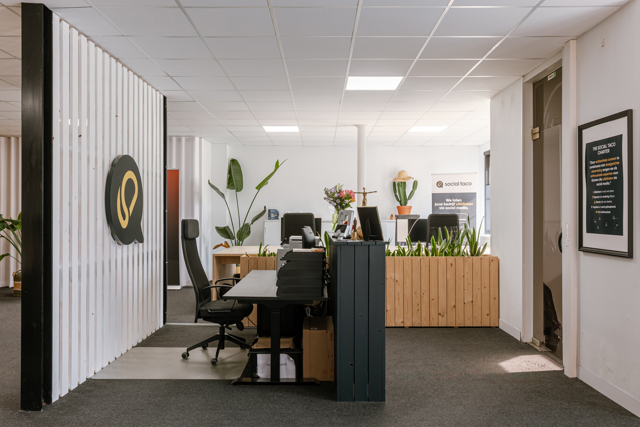 Multi-functioneel kantoor te koop met veel parking! - foto 2