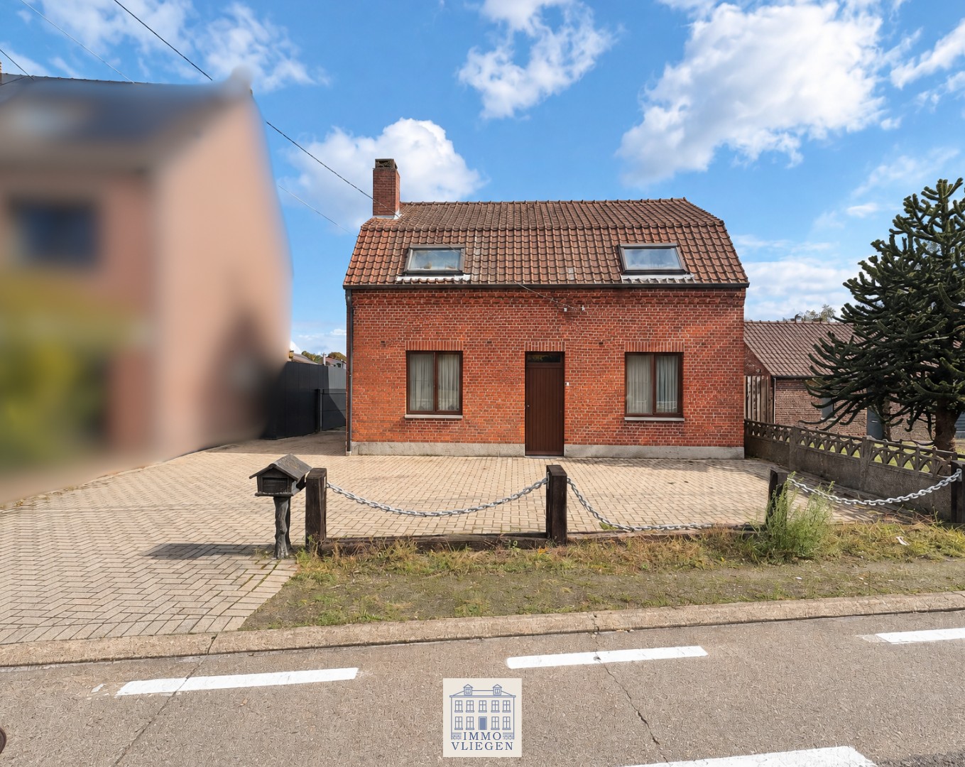 Te renoveren vrijstaande woning met ruime tuin op perceel van circa 800 vierkante meter in Neeroeteren - foto 4