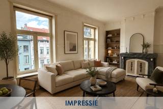 Authentiek 2-slaapkamer appartement op toplocatie.Op de derde verdieping van een statig hoekgebouw aan de Mechelsesteenweg en de Britselei bevindt...