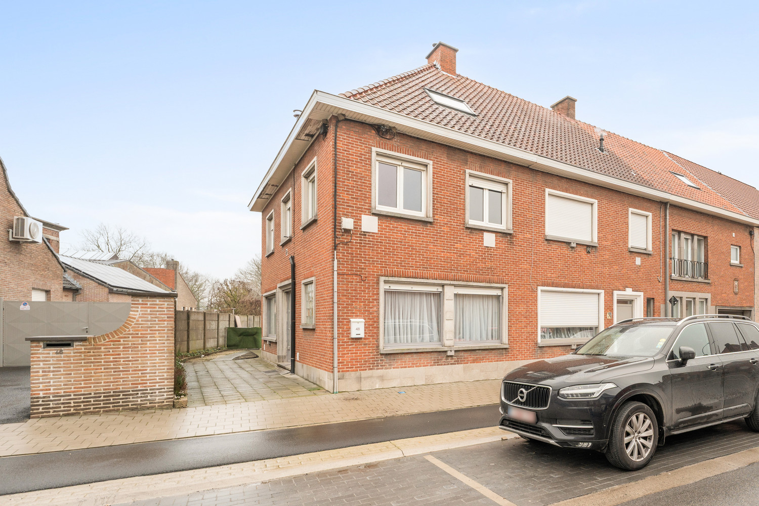 RUIME, TE MODERNISEREN HOB MET 3 à 4 SLPKS, TUIN EN 2 GARAGES! - foto 1