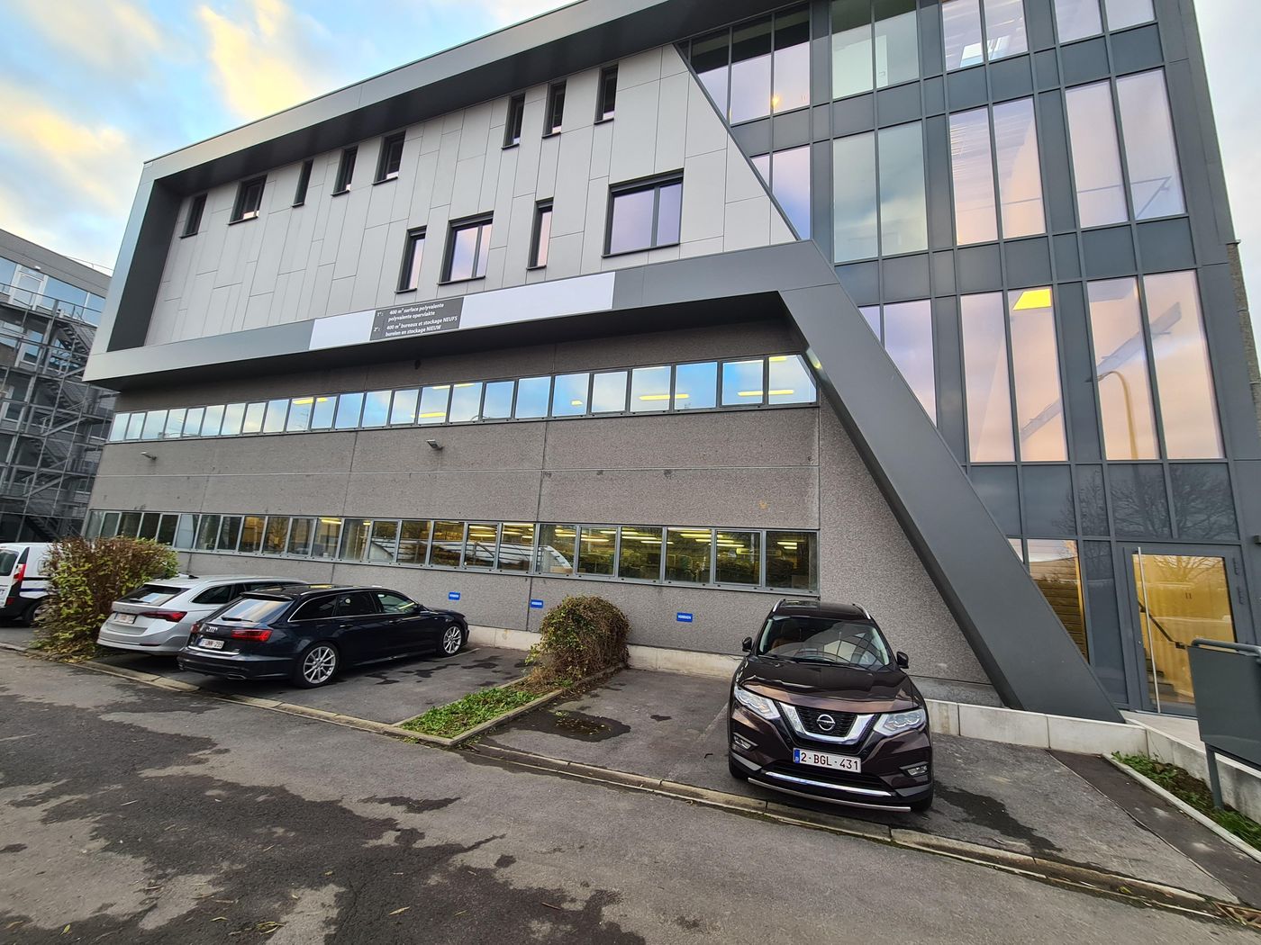 800 m² nieuwbouw kantoren/polyvalente ruimte vlakbij de R0 - foto 4