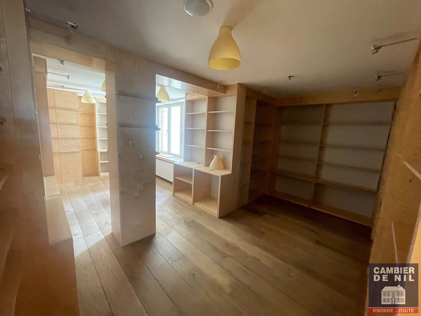 Te huur handelspand op toplocatie – Zeedijk Het Zoute, vlak bij het Albertplein - foto 5