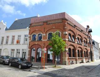 Ruime en instapklare loft met industriële uitstraling in het hart van Mechelen met hoogwaardige afwerking.Gelegen op wandelafstand van winkels,...