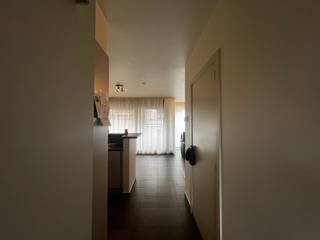 Dit 2-slaapkamer appartement bevindt zich in hartje Kruishoutem, op wandelafstand van het centrum, diverse winkels, bibliotheek, apotheek...We...