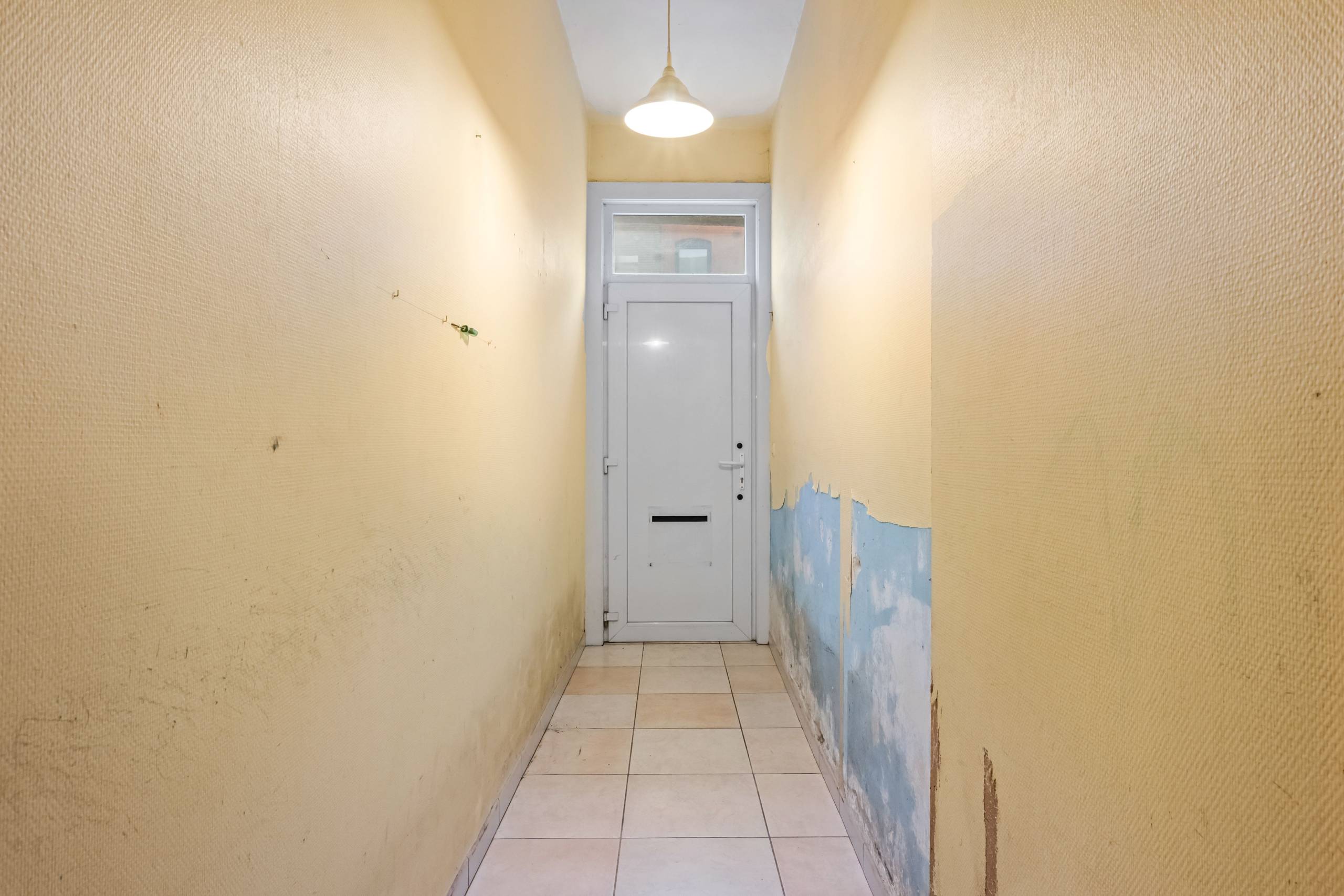 Charmante te renoveren woning met 3 slaapkamers en tal van mogelijkheden te Oostende - foto 4