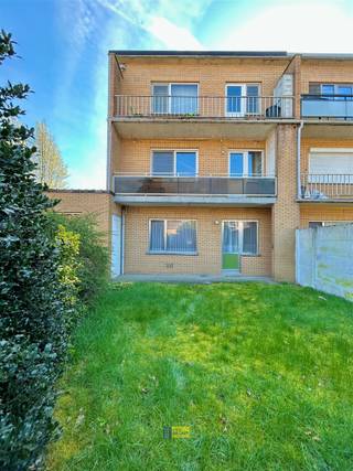 Dit gelijkvloers appartement is zeer goed gelegen nabij het centrum van Ekeren, het station en het park en biedt een uitstekende gelegenheid voor...