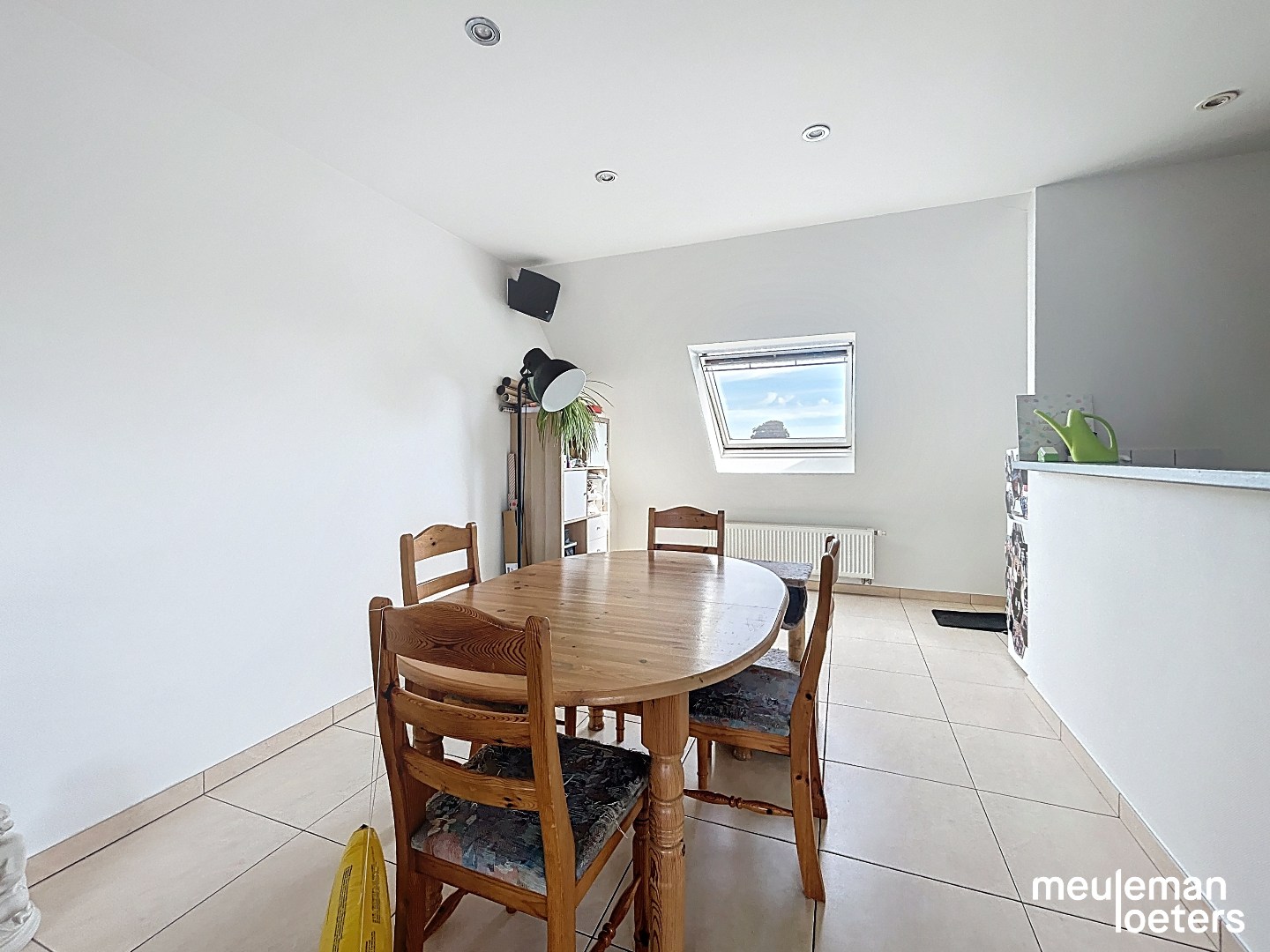 Verzorgd dakappartement met twee slaapkamers - foto 2