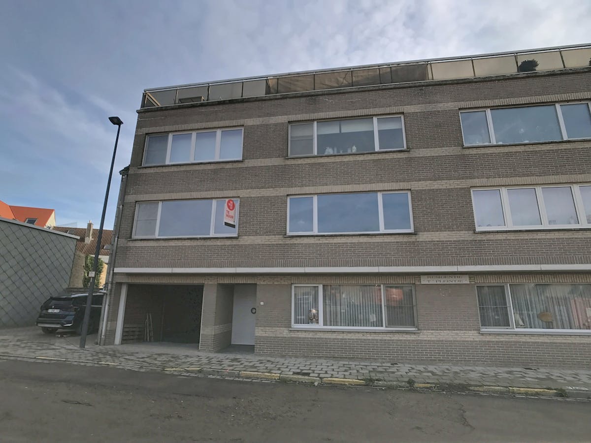 Very spacious garage box for rent! - photo 5