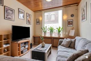 Welkom in deze gezellige gezinswoning nabij het centrum van Izegem. Achter deze gevel schuilt een verrassend ruime en verzorgde woning. De woning...