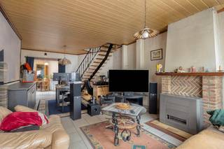 Nous trouvons cette maison à vendre sur la Mechelsesteenweg à Willebroek. Que vous recherchiez votre première maison à décorer selon vos goûts ou...